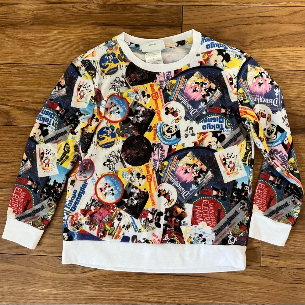 Disney | Child’s lightweight sweater size small vintage